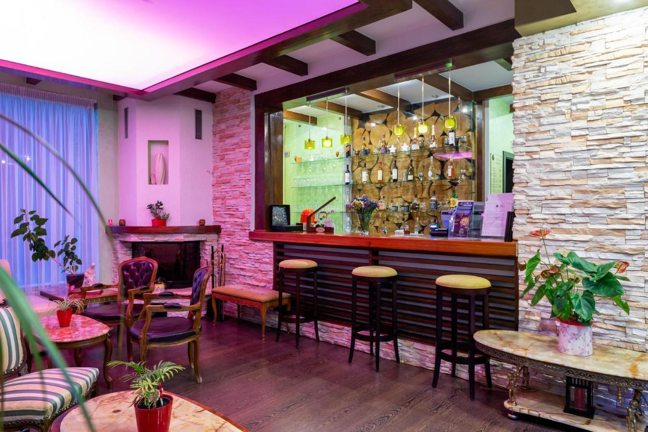 卡萨芙蕾雅酒店 Buşteni 外观 照片